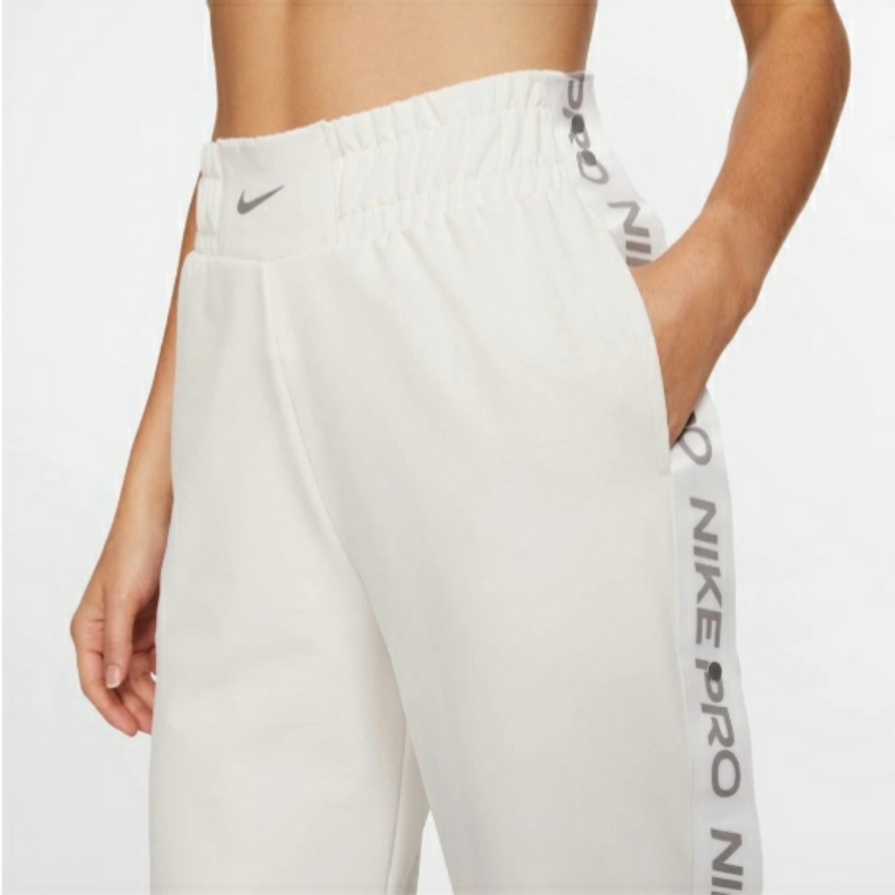 Nike Woman's Tear pants - Picture 2 of 4